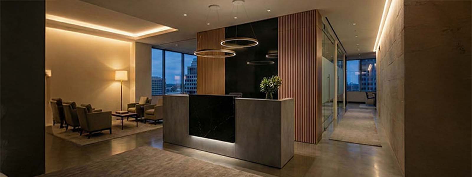 Illuminazione front office con luce neutra e comfort visivo