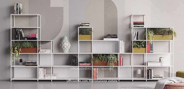 Libreria componibile riconfigurabile con ripiani regolabili ante e moduli aggiuntivi