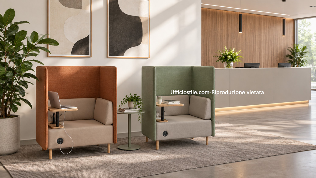 Area lounge reception con tavolini prese USB e micro spazi per visitatori