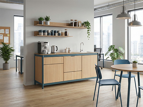 Configurazioni tipiche di kitchenette per area break con pensili e piano snack