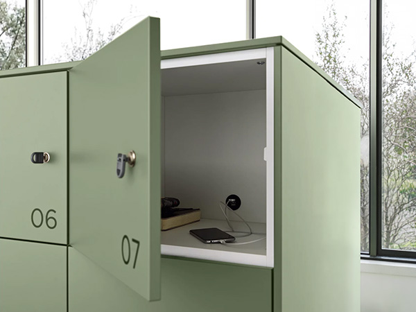 Lockers aziendali utilizzati dai dipendenti in area condivisa