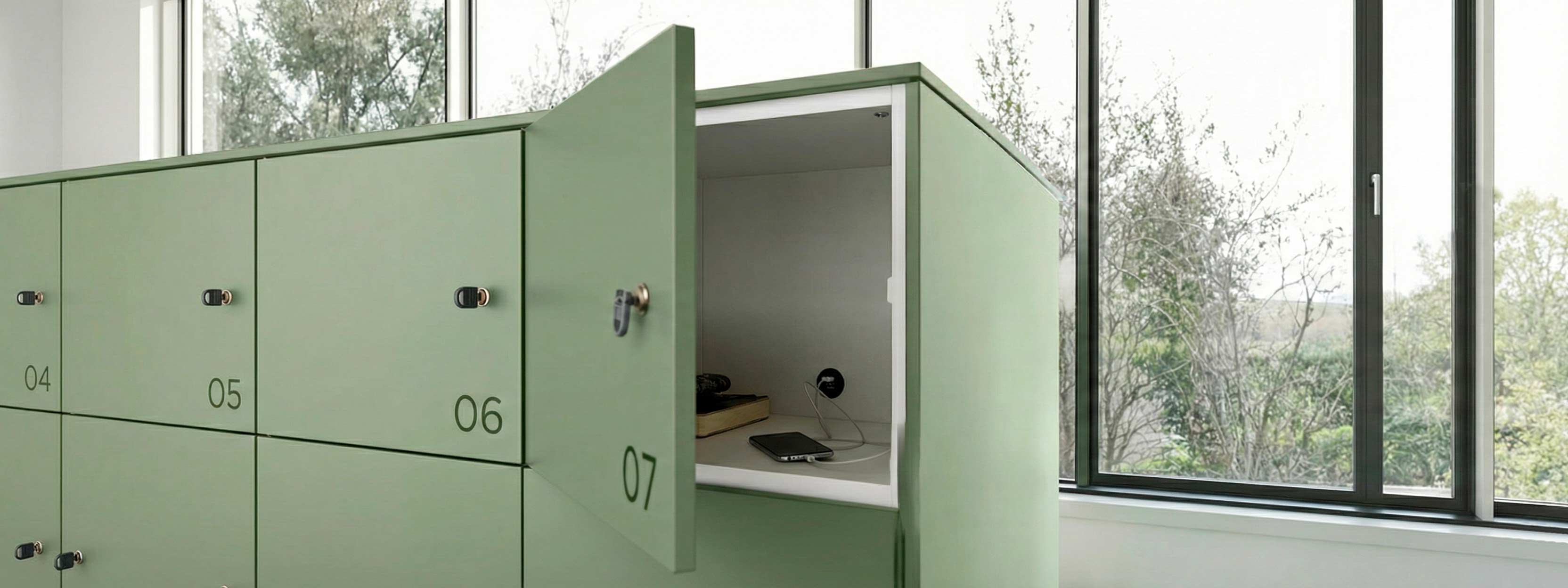 Parete di lockers personalizzati in coworking