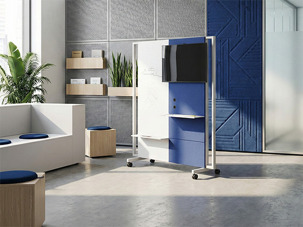 Dettaglio materiali acustici, lavagne magnetiche e accessori su paretine
