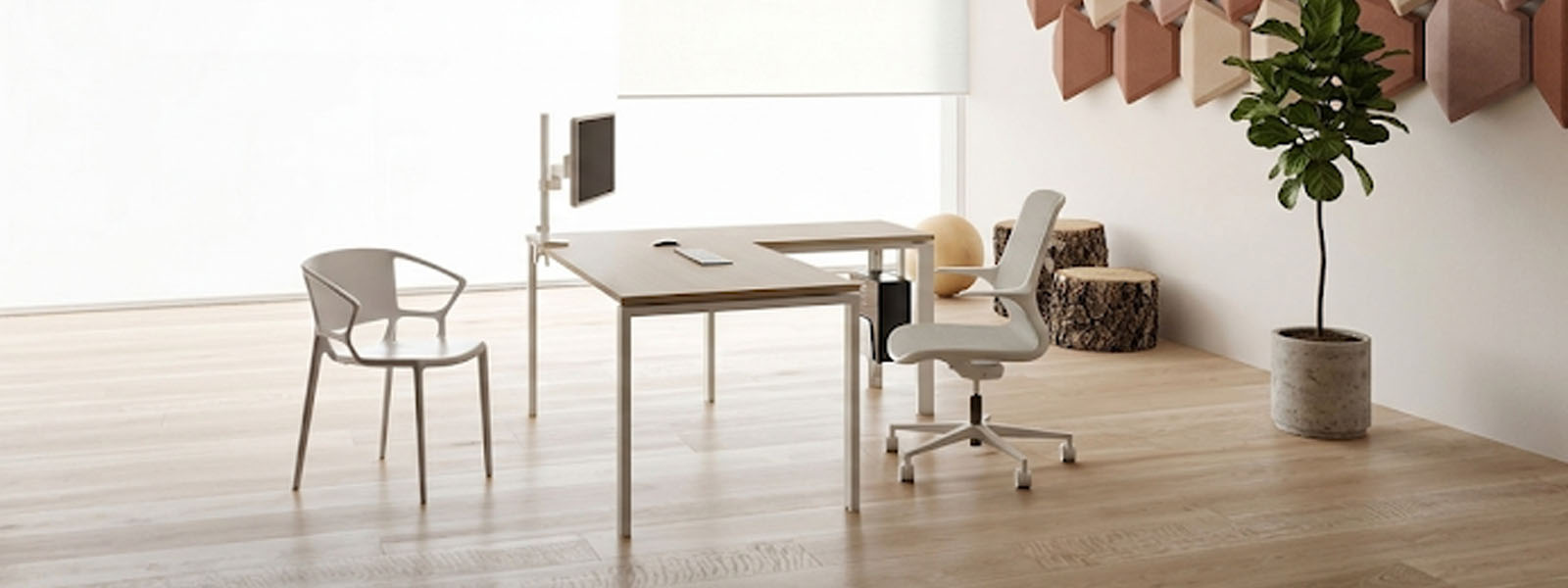 Scrivania operativa con piano sagomato per ergonomia