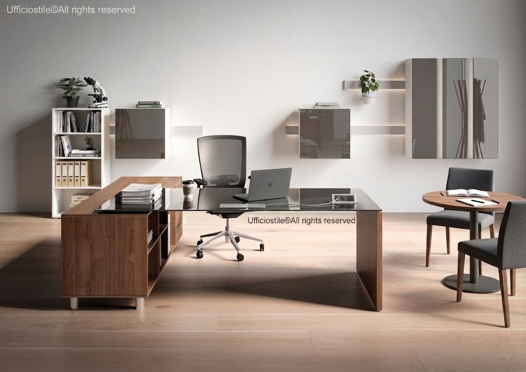 Ufficio professore con scrivania ergonomica, libreria e sedute ospite per ricevimento