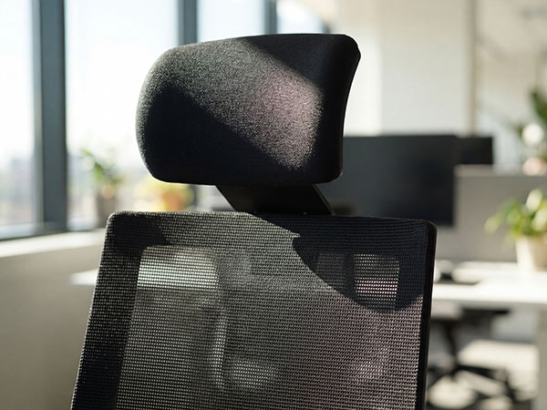 Sedie ergonomiche in ambiente corporate con certificazioni EN 1335 e BIFMA