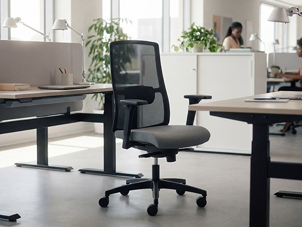 Configurazioni tipiche: open space, hot desk, postazioni focus