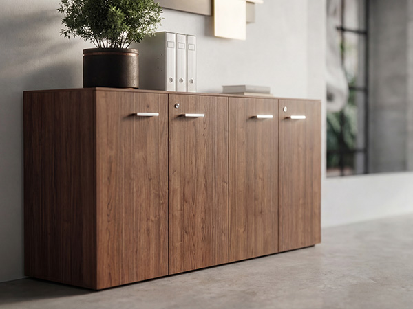 Lockers modulari numerati con serrature meccaniche ed elettroniche in area condivisa