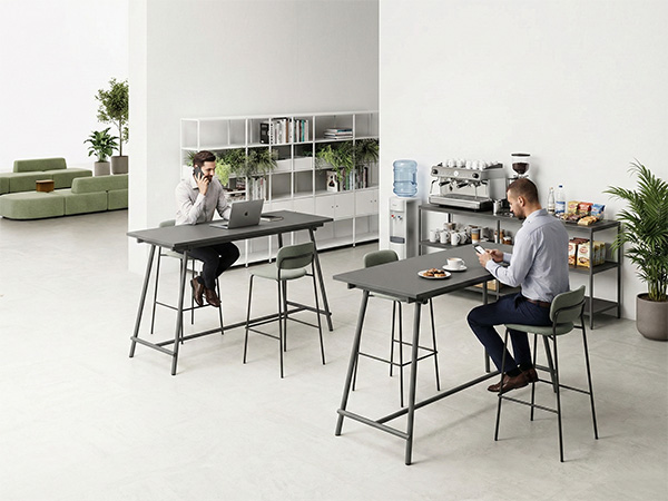 Tavoli snack personalizzati con finiture coordinate all’arredo dell’ufficio