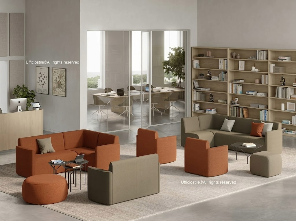 Dettaglio di sedute lounge modulari con tavolini tecnici in area comune universitaria