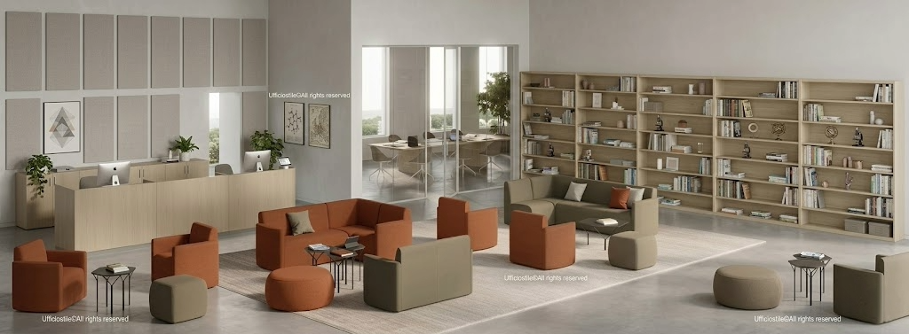 Lounge universitaria con divani modulari e tavolini per studio informale